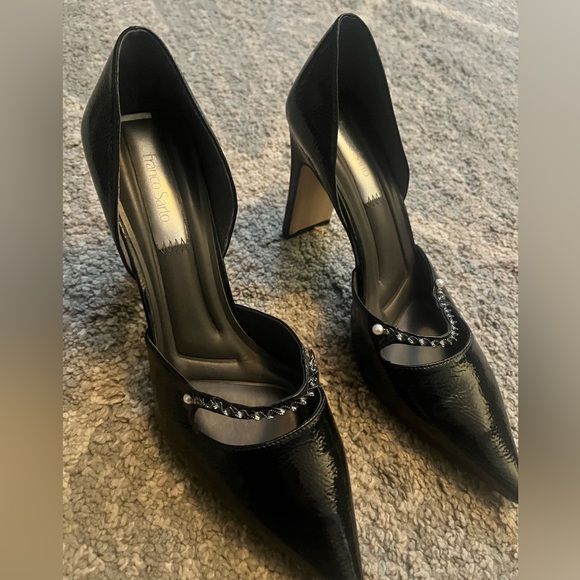 Franco Sarto Size 9 black patent leather heels - Picture 1 of 4